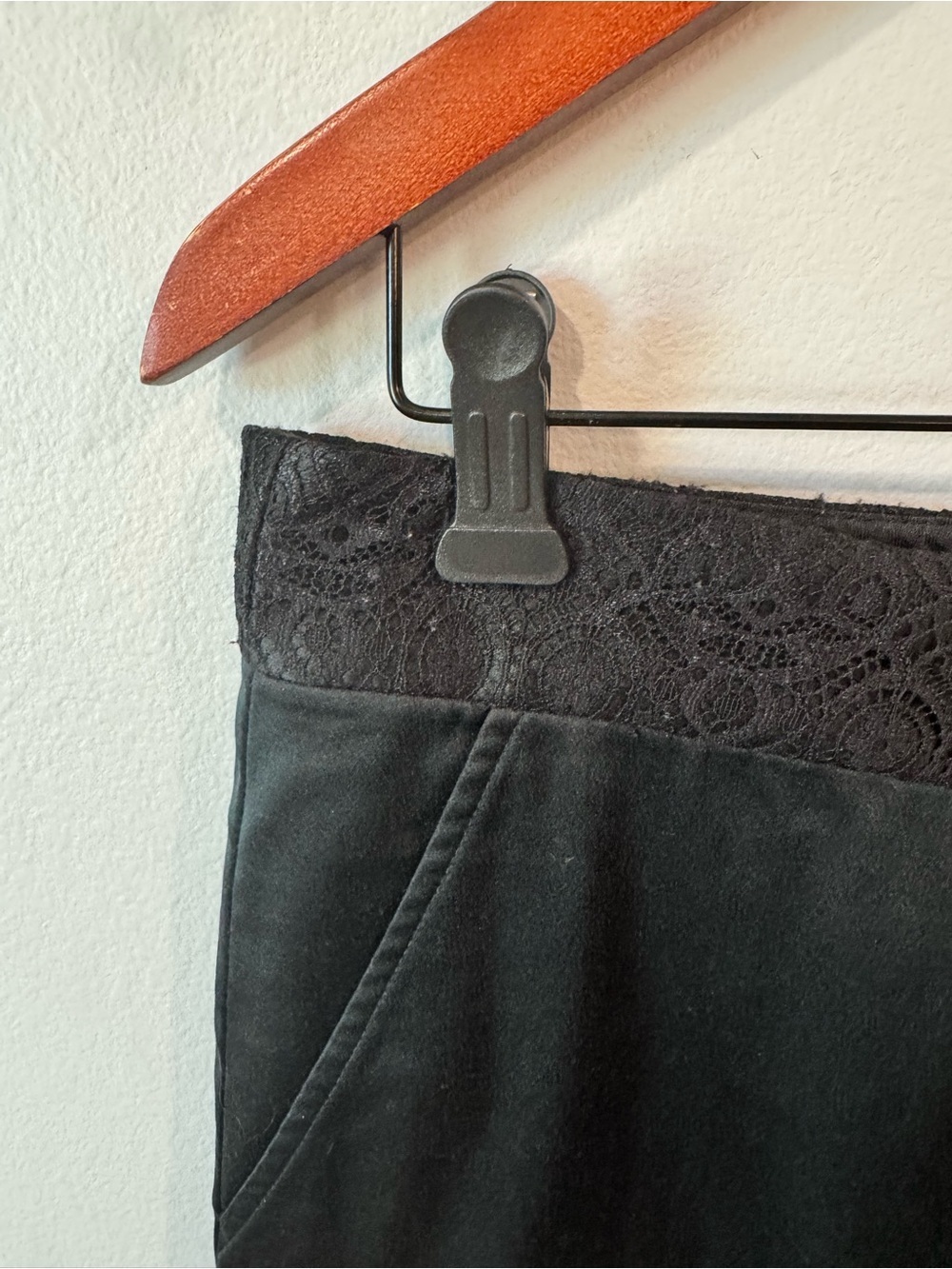 Tory Burch Satin Black Cropped Pants Size 6